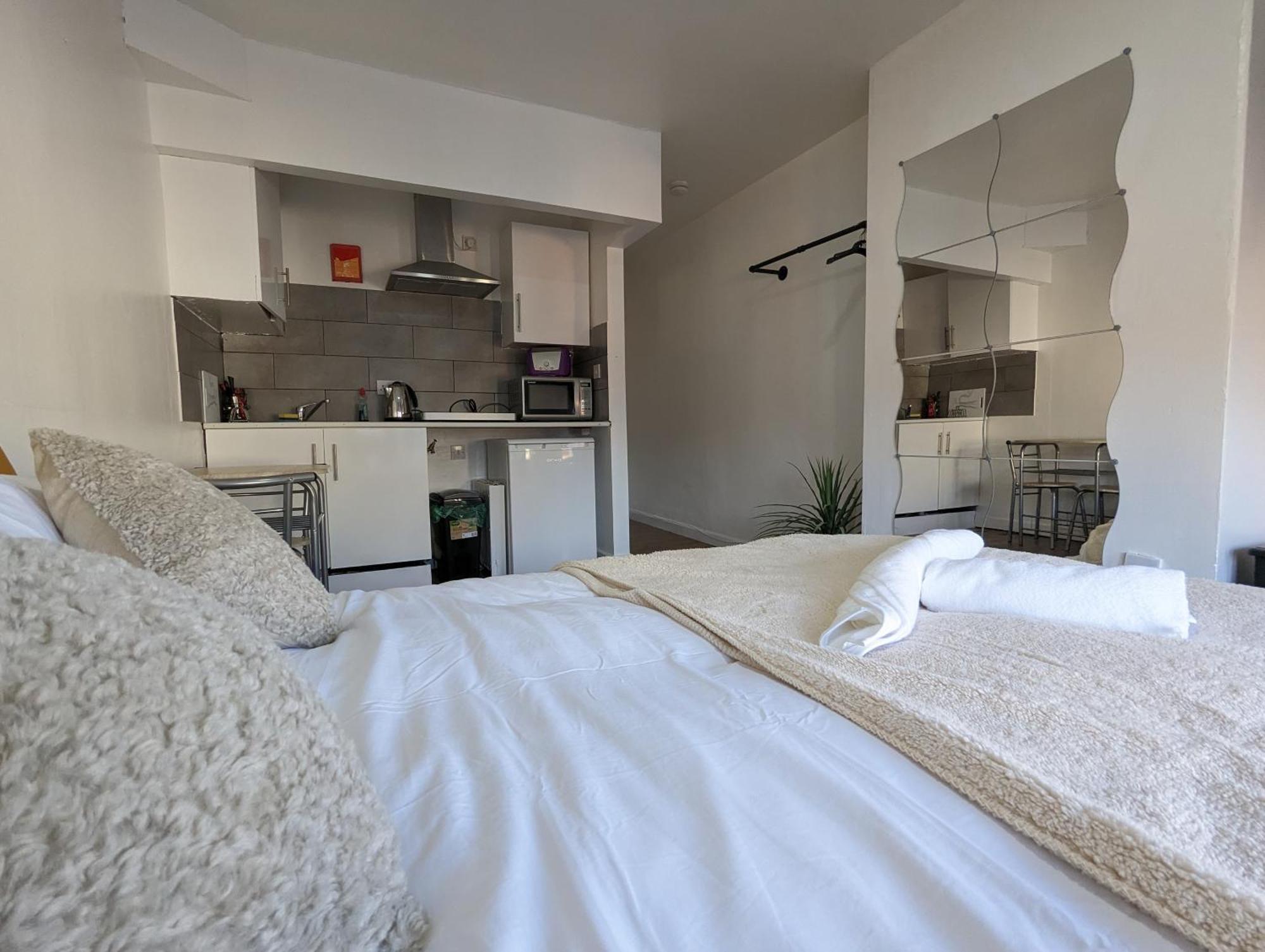 Inner-City Apartments - Basic Amenites Cardiff Zewnętrze zdjęcie