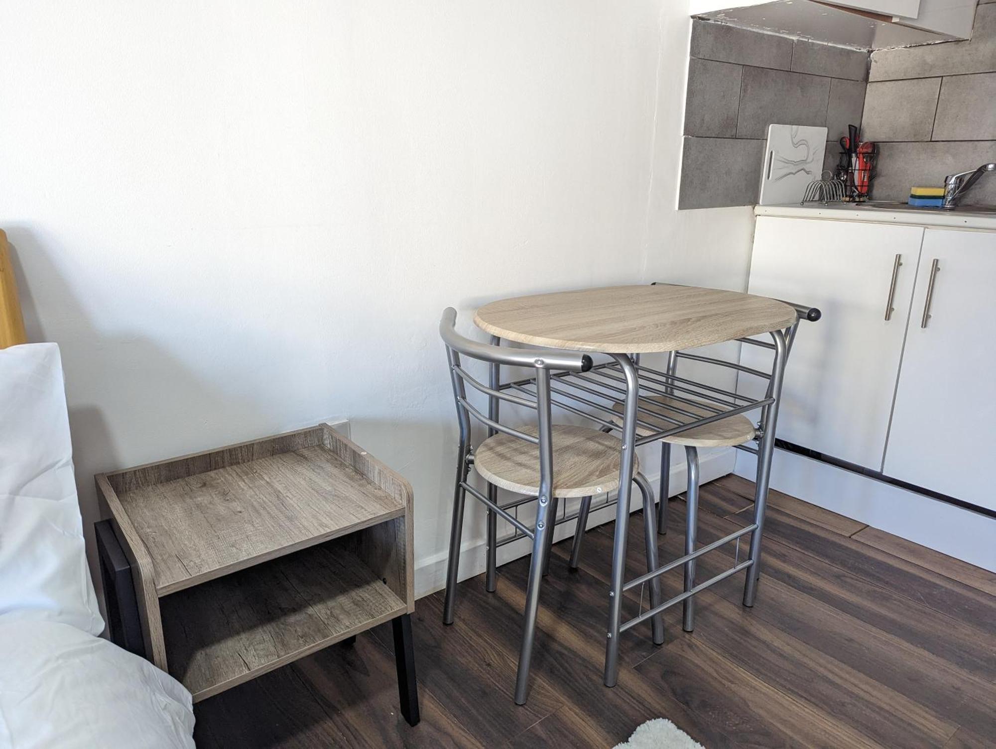 Inner-City Apartments - Basic Amenites Cardiff Zewnętrze zdjęcie