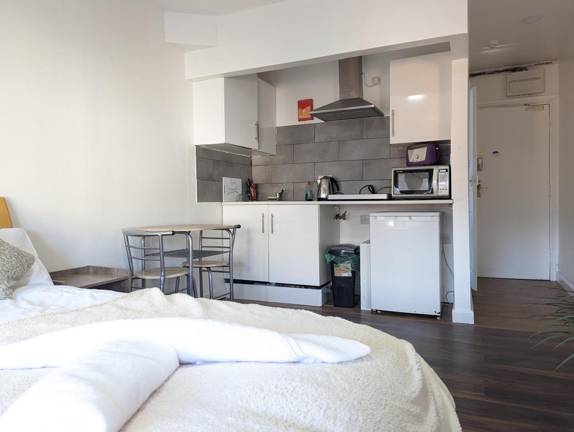 Inner-City Apartments - Basic Amenites Cardiff Zewnętrze zdjęcie