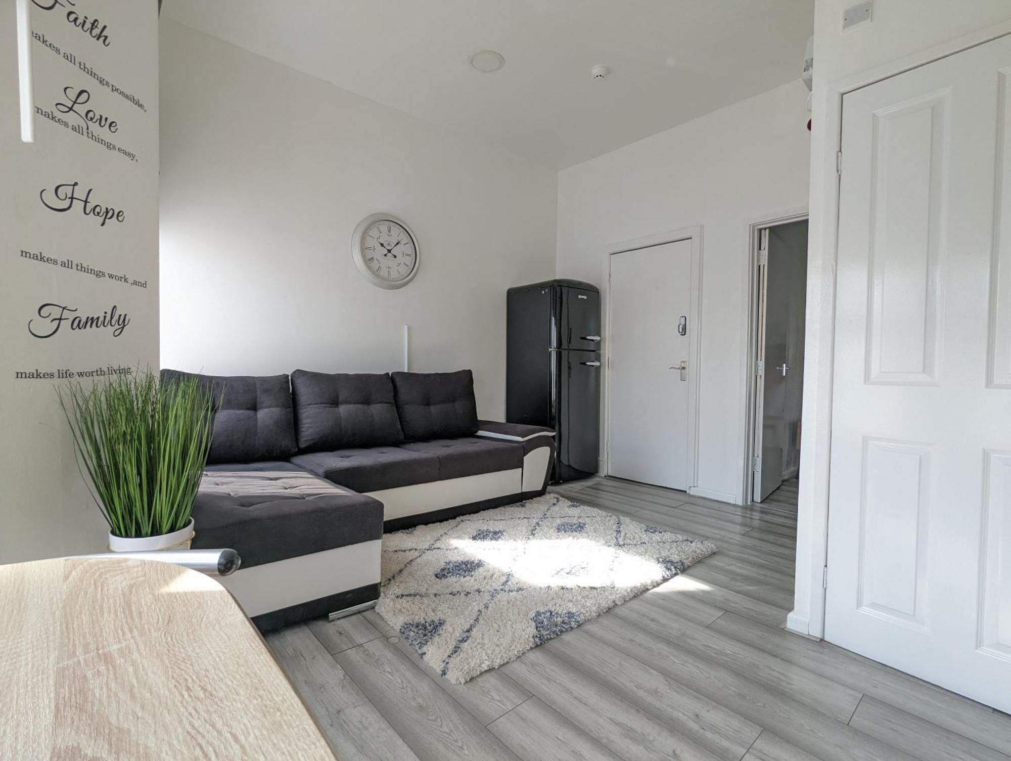 Inner-City Apartments - Basic Amenites Cardiff Zewnętrze zdjęcie