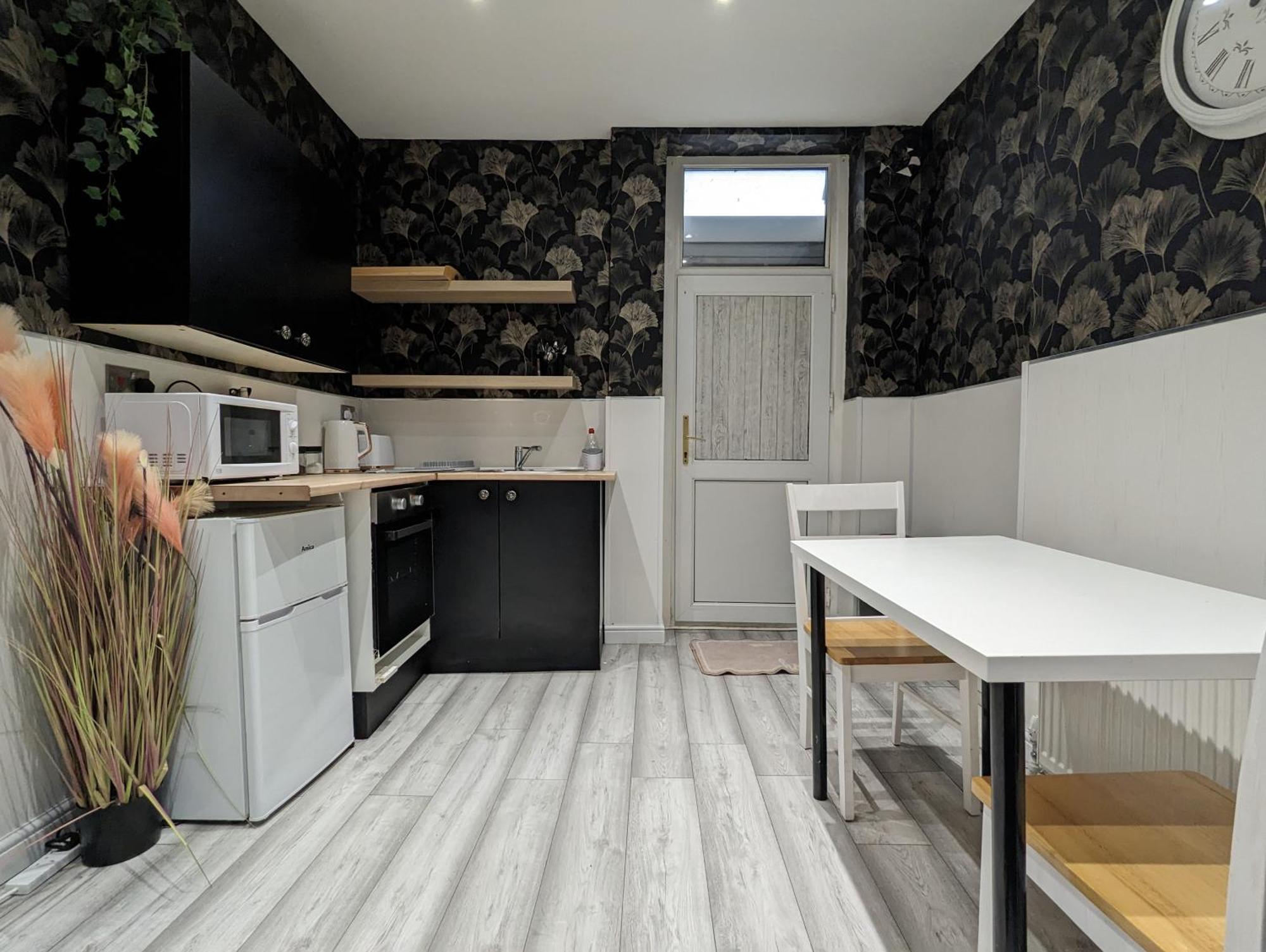 Inner-City Apartments - Basic Amenites Cardiff Zewnętrze zdjęcie