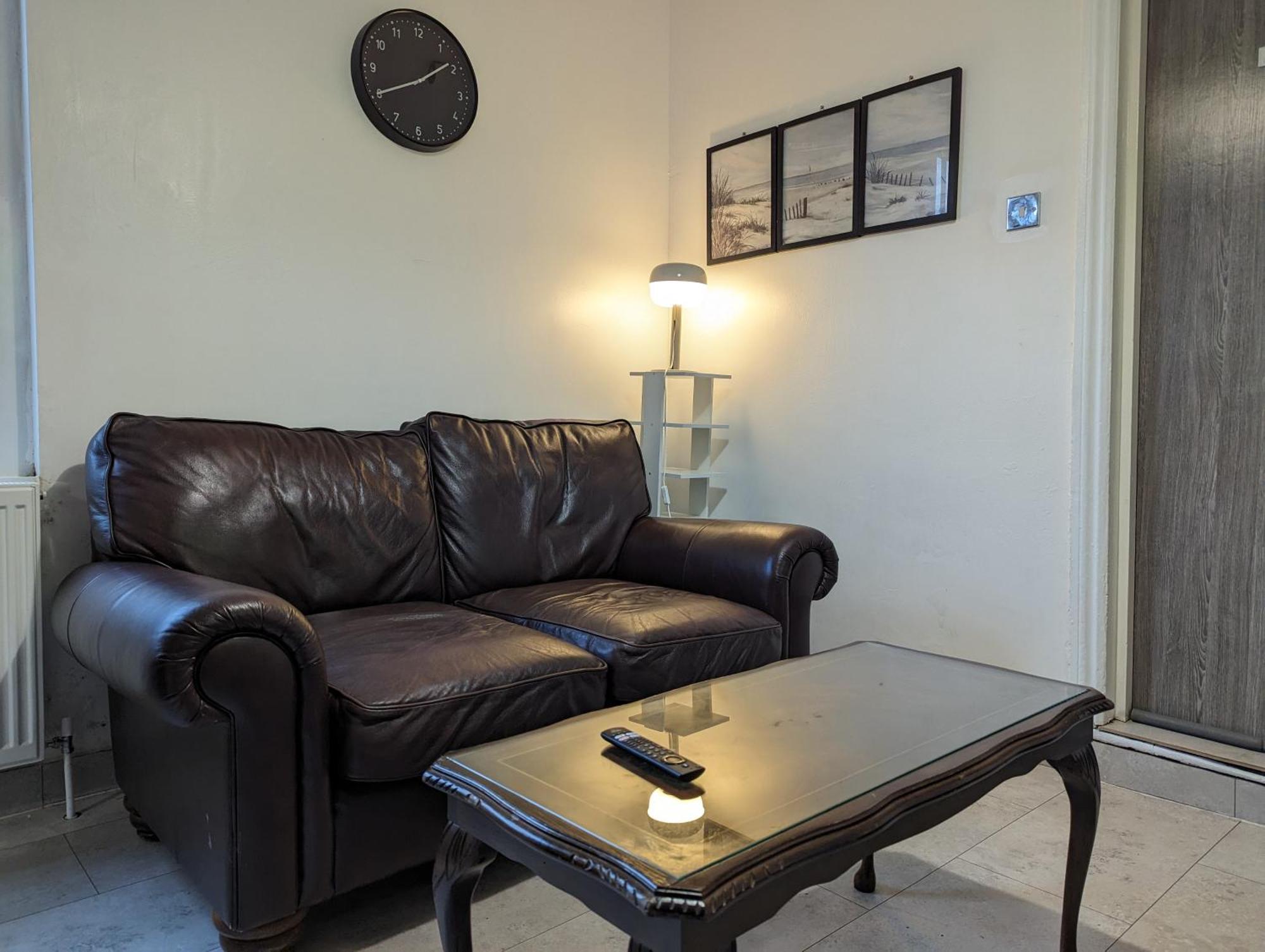 Inner-City Apartments - Basic Amenites Cardiff Zewnętrze zdjęcie