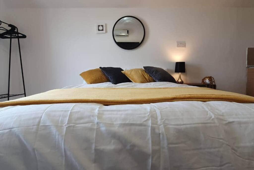 Inner-City Apartments - Basic Amenites Cardiff Zewnętrze zdjęcie